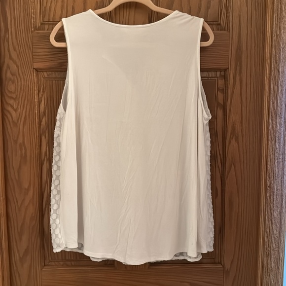 Market & Spruce white sleeveless top. Polkadot Patterson front. Plain on back. - Picture 4 of 5